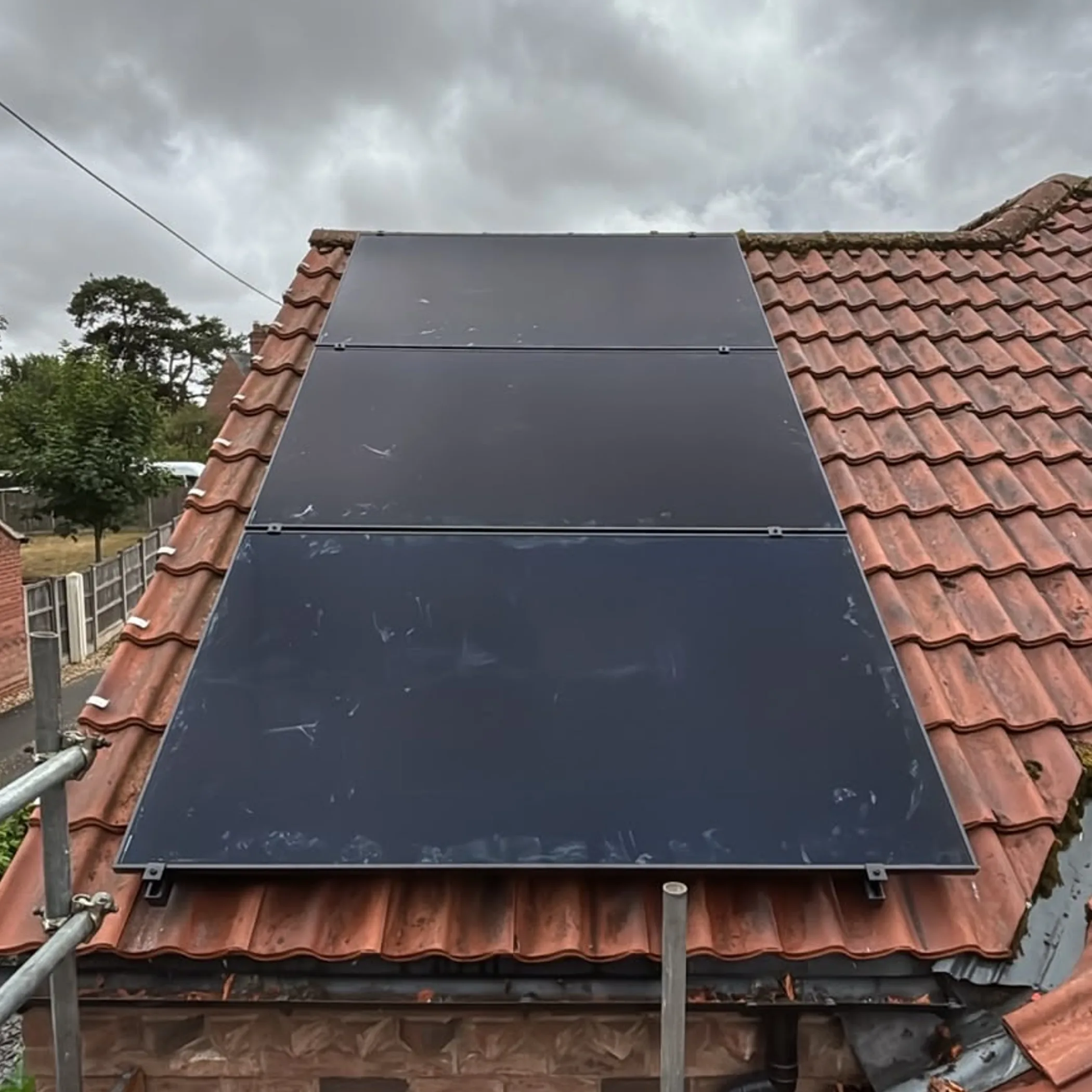 roof tilt and dust on solar panels